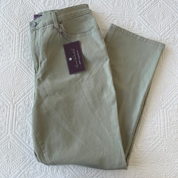 Gloria Vanderbilt Amanda Jeans Classic Rise Tapered Leg Light Green 16 Short NWT - Picture 3 of 6